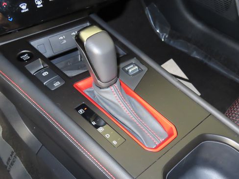 Certified 2025 Nissan Kicks SR w/ Illumination Package image 27