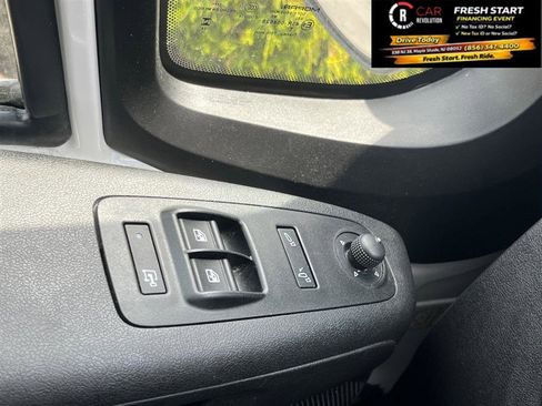 Used 2025 RAM ProMaster 2500 w/ Convenience Group image 22