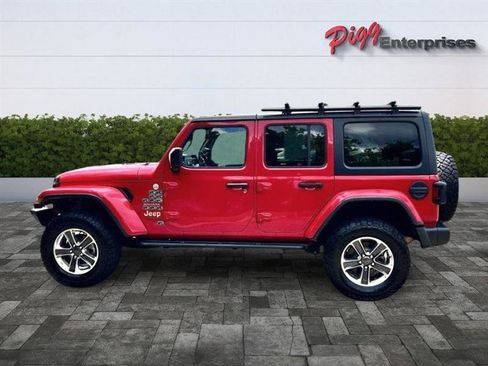 Used 2019 Jeep Wrangler Unlimited Sahara AWD/4WD image 3