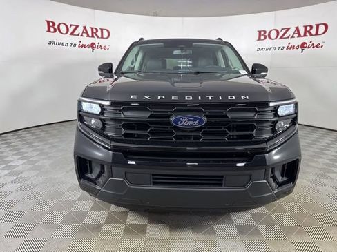 New 2025 Ford Expedition Active image 2