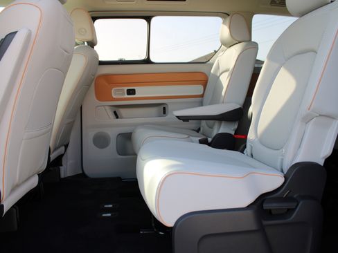 New 2025 Volkswagen ID. Buzz 1st Edition image 15