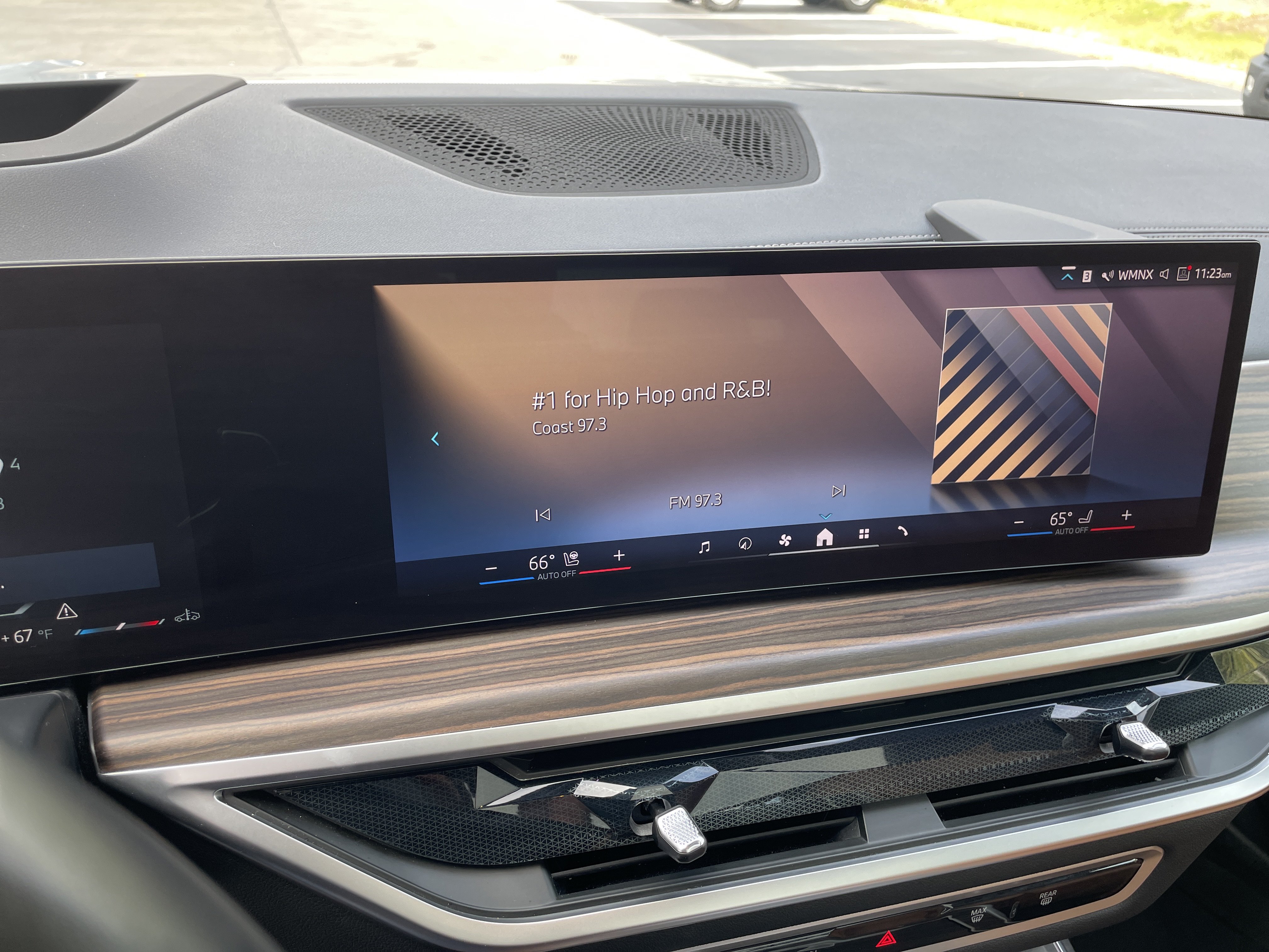 Used 2025 BMW X7 xDrive40i w/ M Sport Package AWD/4WD image 22