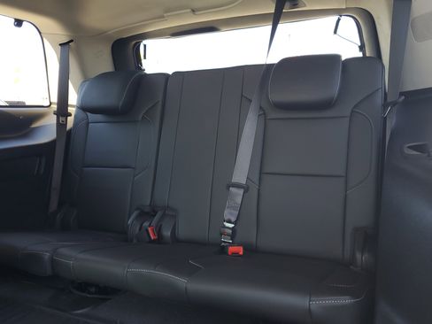 Used 2019 Chevrolet Tahoe LT w/ Luxury Package image 12