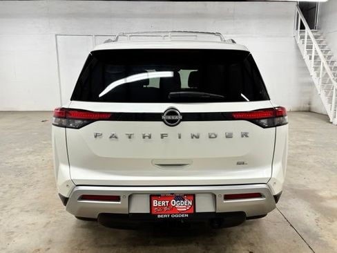 Used 2024 Nissan Pathfinder SL w/ SL Premium Package FWD image 6