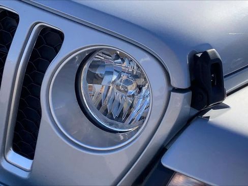 Used 2023 Jeep Gladiator Overland image 27