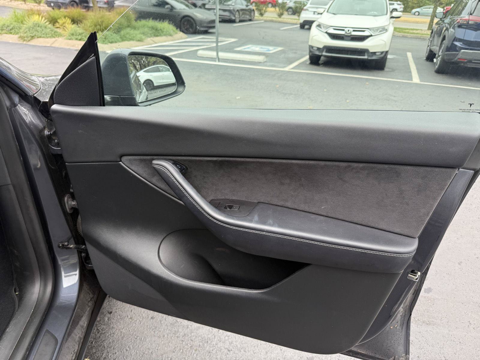 Used 2022 Tesla Model Y Performance AWD/4WD image 13