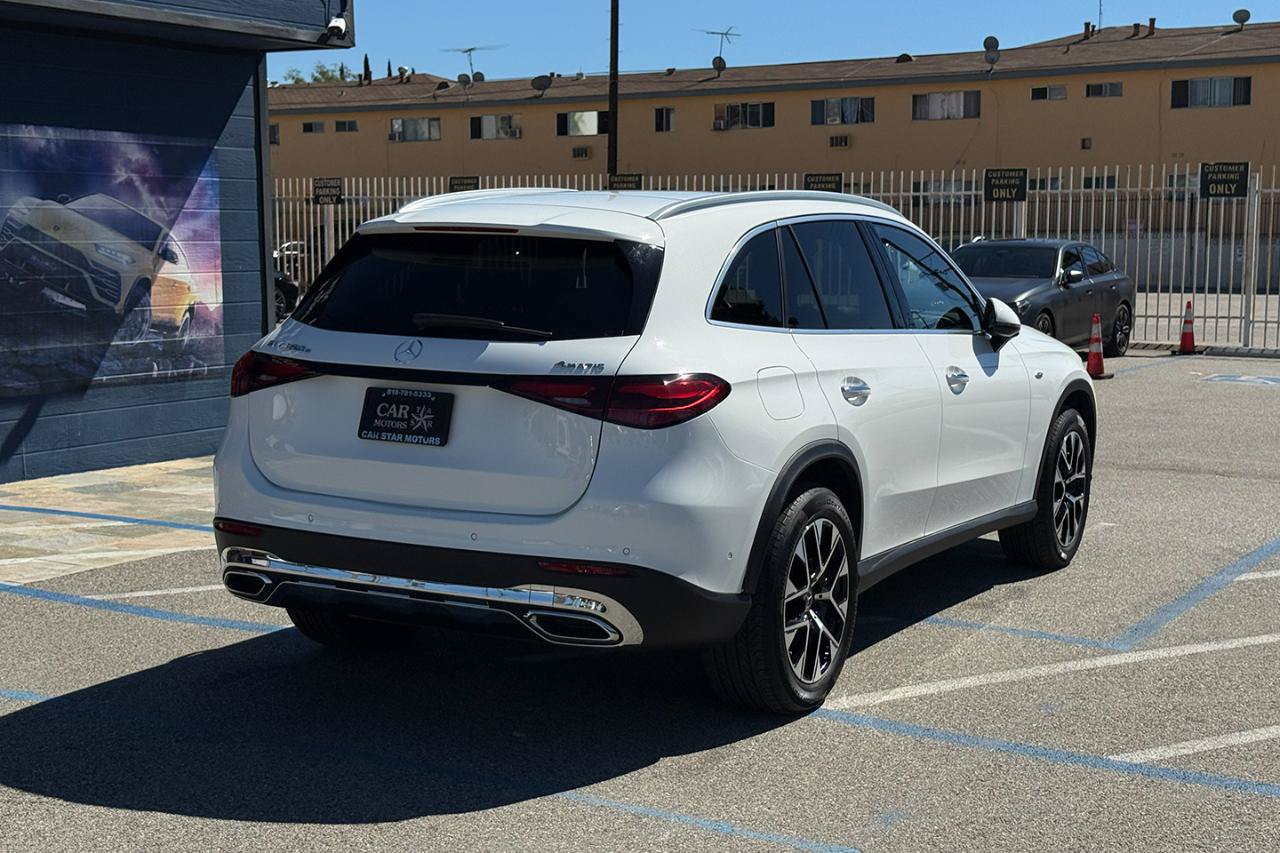 Used 2025 Mercedes-Benz GLC 350e 4MATIC image 6