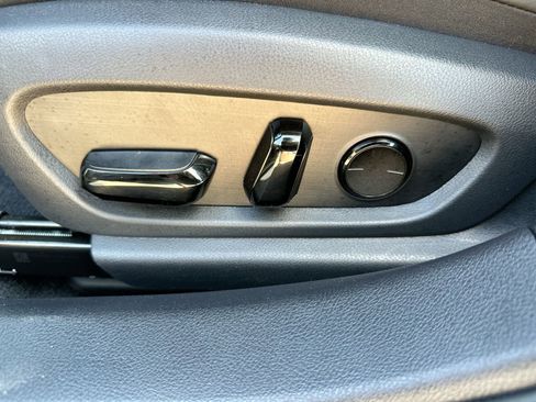 Used 2025 Lexus ES 350 w/ Premium Package FWD image 12