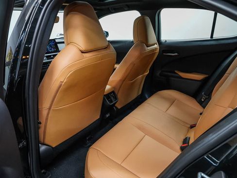 Used 2026 Lexus UX 300h FWD w/ Cold Area Package image 19