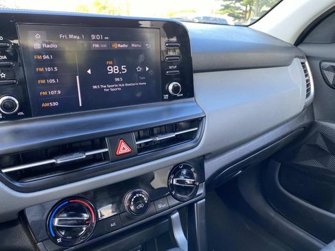 Used 2024 Kia Seltos LX AWD/4WD image 30