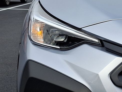 Certified 2025 Subaru Crosstrek 2.0i image 9