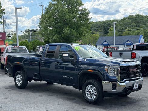 Used 2022 GMC Sierra 2500 Pro w/ Convenience Package AWD/4WD image 4