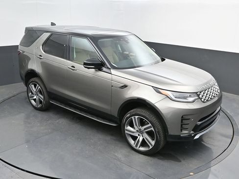 New 2025 Land Rover Discovery Metropolitan Edition AWD/4WD image 38