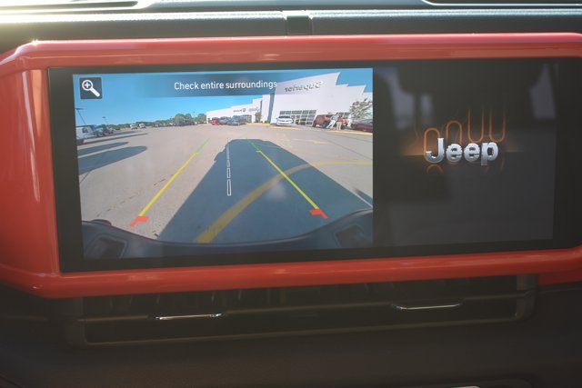Used 2024 Jeep Gladiator Sport AWD/4WD image 24