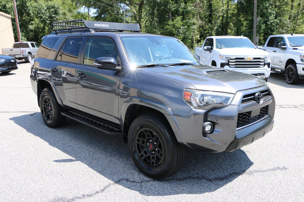 Used 2021 Toyota 4Runner Venture w/ Moonroof Package AWD/4WD image 10