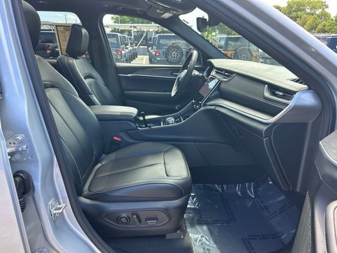 Certified 2024 Jeep Grand Cherokee Limited RWD image 24