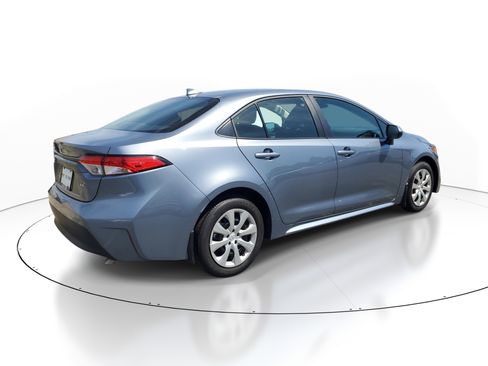 Used 2025 Toyota Corolla LE image 6