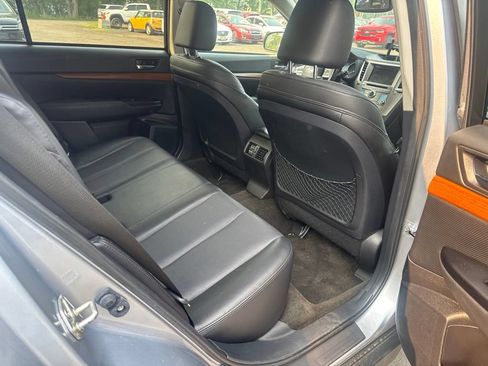 Used 2014 Subaru Outback 2.5i Limited AWD/4WD image 32