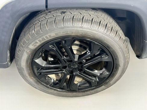Used 2022 Jeep Compass Limited AWD/4WD image 29
