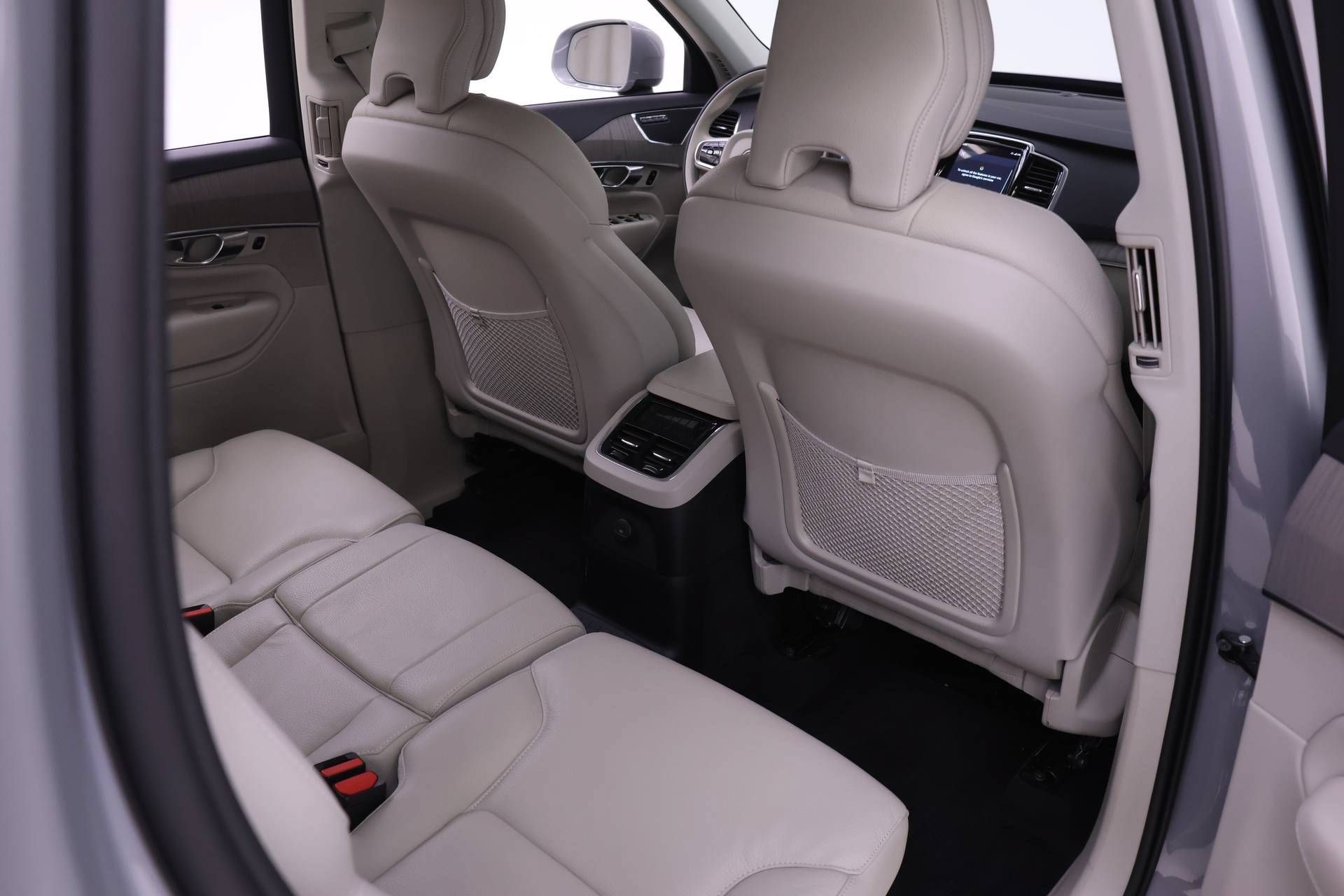 Certified 2025 Volvo XC90 T8 Plus w/ Protection Package Premier AWD/4WD image 23