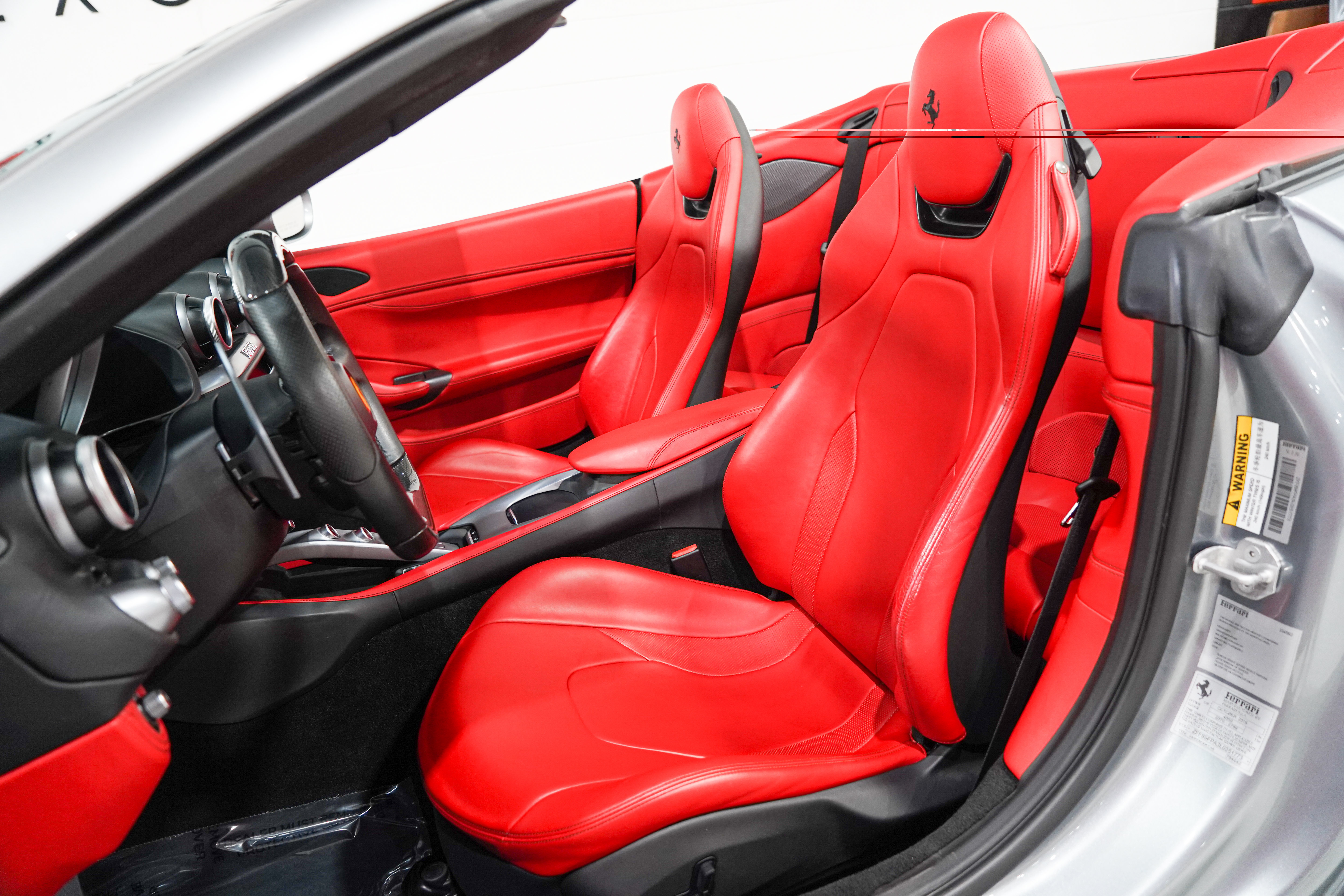 Used 2020 Ferrari Portofino RWD image 10