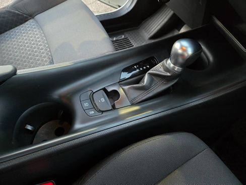 Used 2021 Toyota C-HR LE image 37