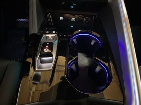 Used 2025 Audi Q5 Premium w/ Convenience Package image 86