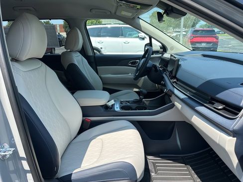 New 2026 Kia Carnival EX image 15