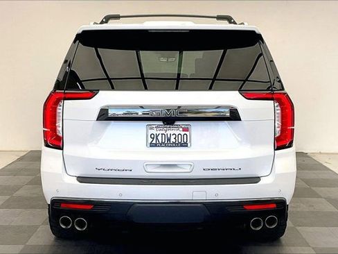 Used 2023 GMC Yukon Denali Ultimate AWD/4WD image 3