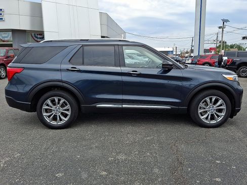 Certified 2023 Ford Explorer Limited w/ Equipment Group 301A AWD/4WD image 7
