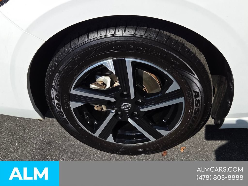 Used 2024 Nissan Sentra SV FWD image 2