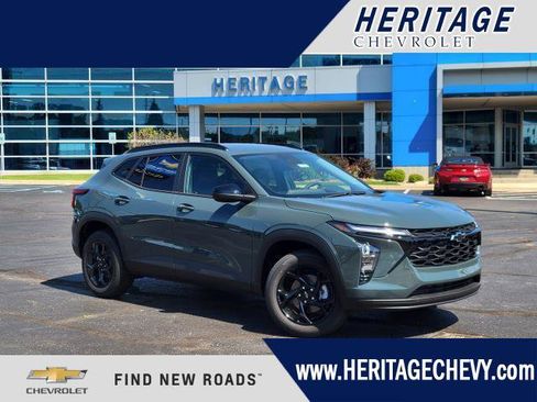 New 2026 Chevrolet Trax LT w/ Midnight Edition FWD image 1