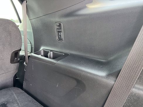 Used 2023 Chevrolet Traverse LT image 7