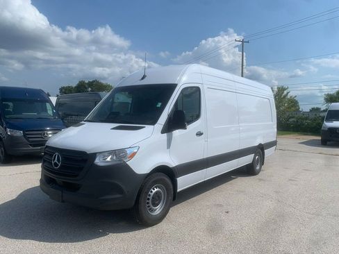 New 2025 Mercedes-Benz Sprinter 2500 image 4
