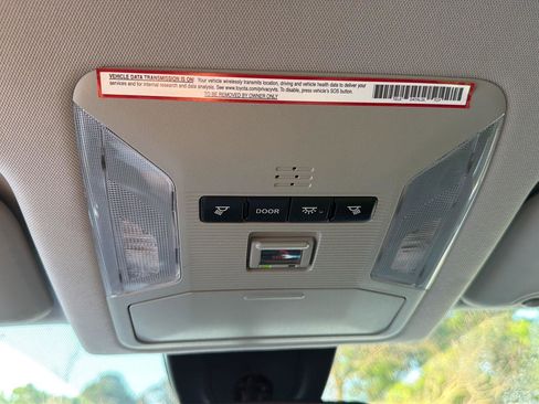 Used 2021 Toyota RAV4 LE FWD image 11