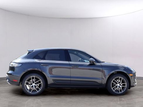 Certified 2025 Porsche Macan image 9