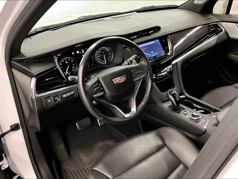 Used 2024 Cadillac XT6 Sport w/ Technology Package AWD/4WD image 16