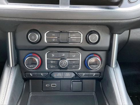 Used 2021 Chevrolet Tahoe Z71 w/ Z71 Off-Road Package AWD/4WD image 19