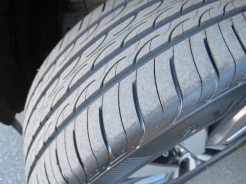 Used 2022 Nissan Pathfinder Platinum w/ Cargo Package image 40