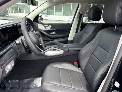 New 2026 Mercedes-Benz GLS 450 4MATIC image 10