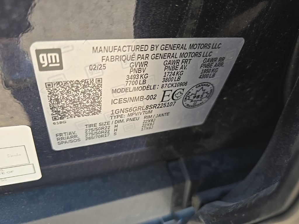 Used 2025 Chevrolet Suburban High Country w/ Sun And Tow Package AWD/4WD image 15