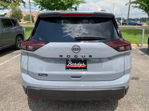 New 2026 Nissan Rogue Dark Armor FWD image 5