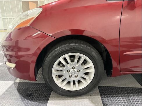 Used 2008 Toyota Sienna XLE image 12