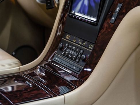 Used 2012 Cadillac Escalade Premium AWD/4WD image 28