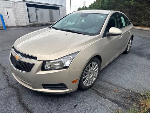 Used 2011 Chevrolet Cruze Eco FWD image 2