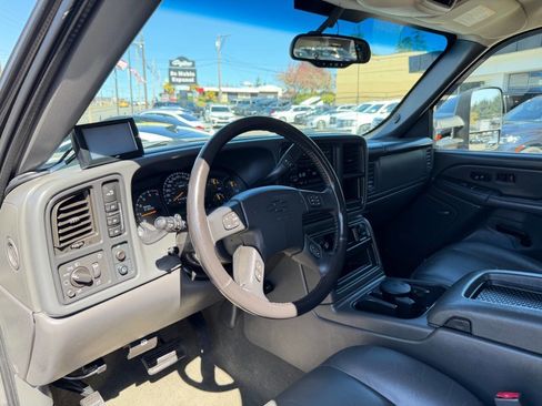Used 2006 Chevrolet Silverado 2500 LS image 39