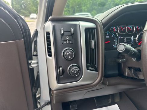 Used 2018 GMC Sierra 1500 SLT AWD/4WD image 17