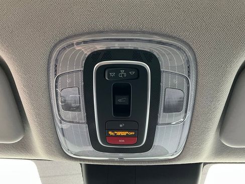 Used 2025 Hyundai Elantra SEL image 16