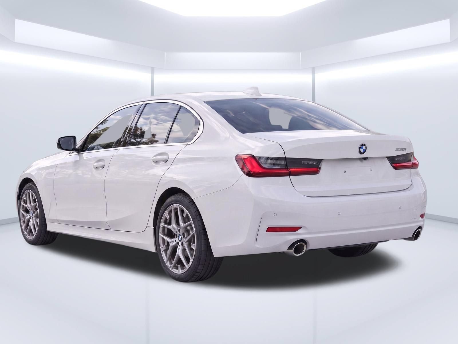 Used 2026 BMW 330i Sedan RWD image 7