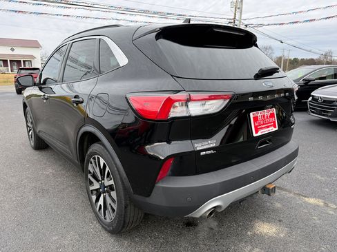 Used 2020 Ford Escape SEL image 3